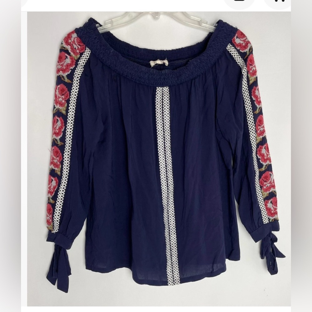 Solitaire Navy Blue Floral Embroidered Women's Top M